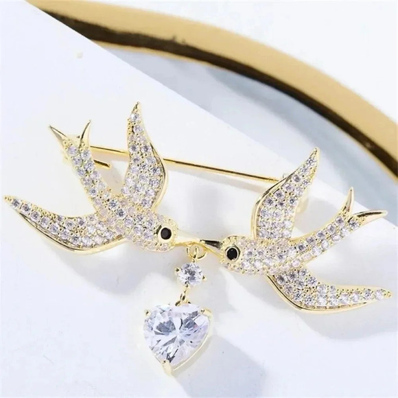 VQ Lovebirds Brooch - Picture 2 of 6